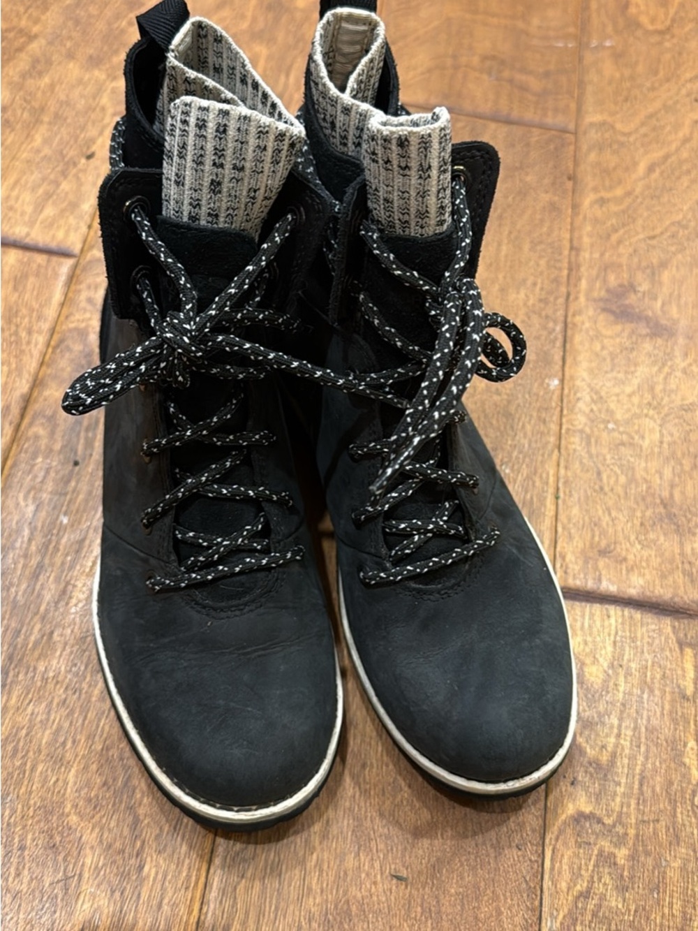 The Northface Ballard III women’s boots